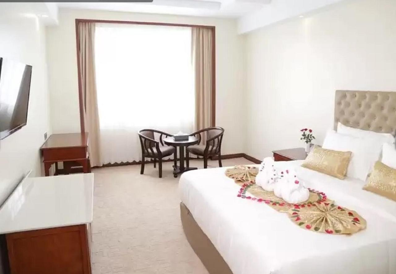 Pacific Hotel Yangon Exterior photo